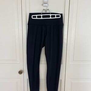 ALO 7/8 Size L Black High-Waisted Yoga Leggings